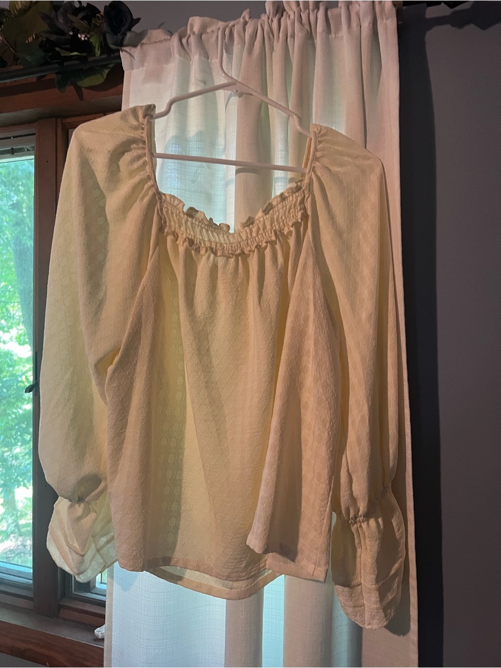 NWOT Max Studio Cream Off-Shoulder Peasant Blouse